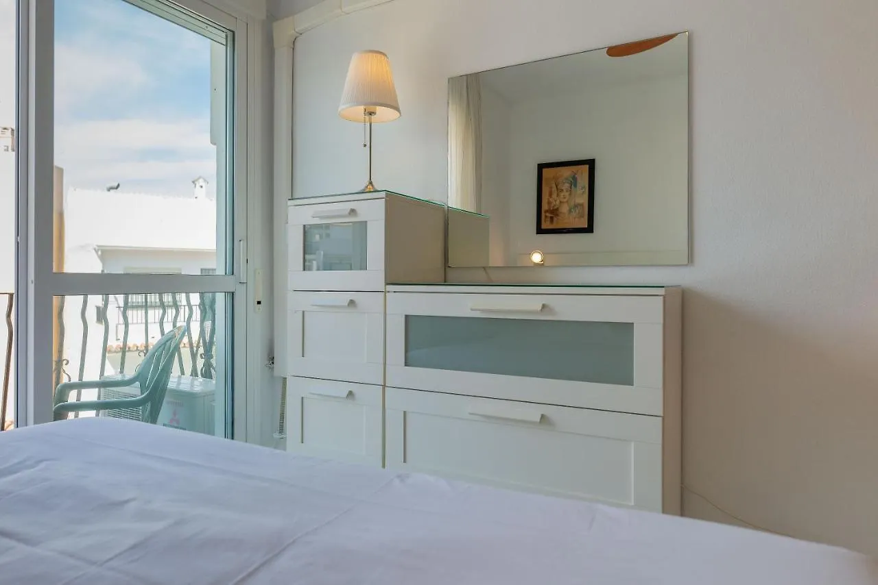 Homeforguest Bright Studio In La Carihuela Near The Beach Torremolinos Apartamento