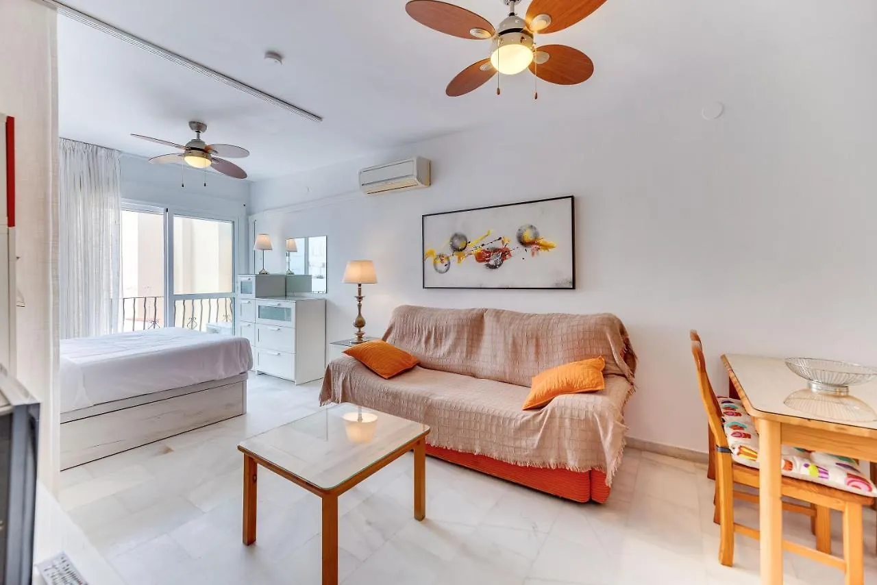 Homeforguest Bright Studio In La Carihuela Near The Beach Torremolinos España