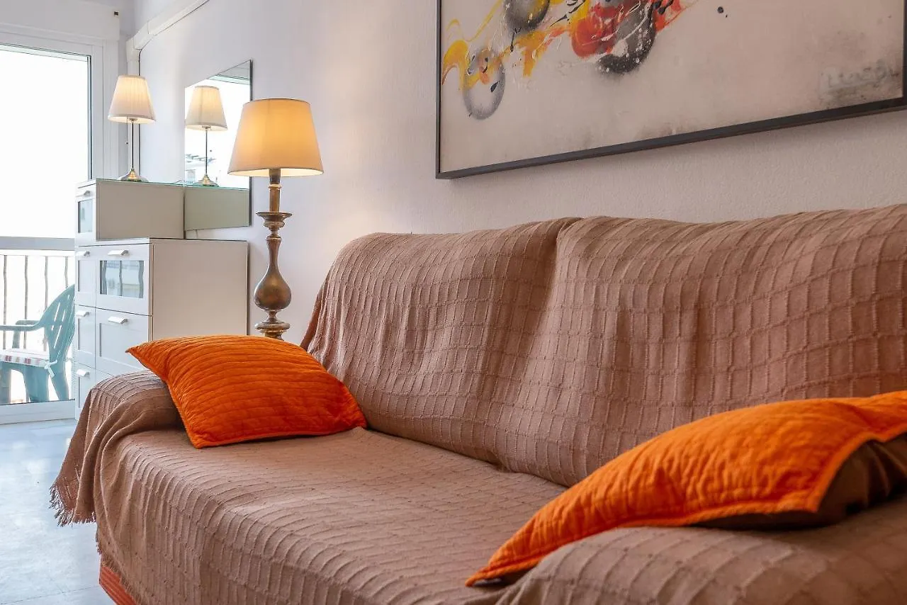 Homeforguest Bright Studio In La Carihuela Near The Beach Torremolinos 0*,  España